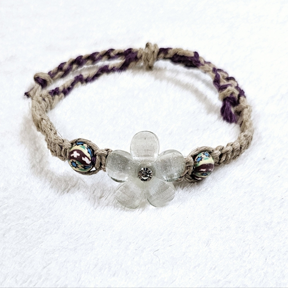 New✨️Floral Hemp Bracelet